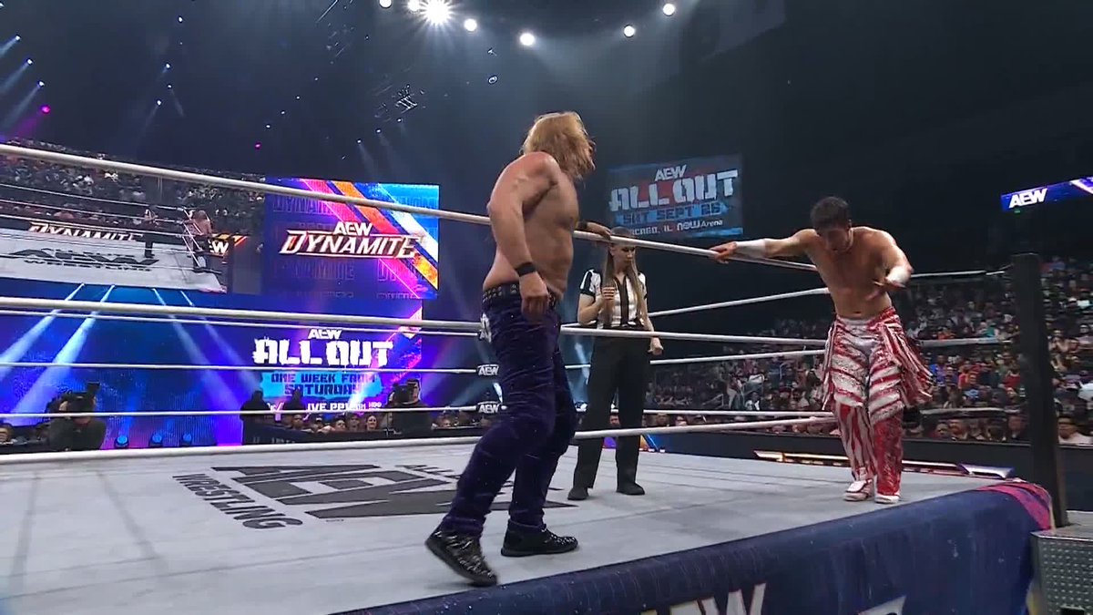 .@TheNickWayne was looking for the Spanish Fly off the apron. Instead, he gets a Death Valley Driver from Chris Jericho! 😱 Watch #AEWDynamite LIVE on TBS & HBO Max