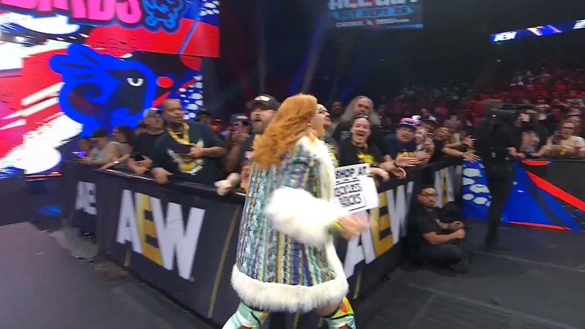 Before Lena Kross レナ・クロス and JAMIE HAYTER battle on Dynamite, Renee Paquette shares an ... interesting report from Hayter's fellow AEW Women's World Tag Team Champion, Alex Windsor! Watch #AEWDynamite LIVE on TBS &amp; HBO Max