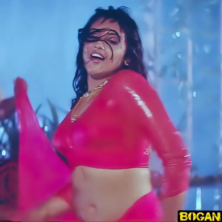 Wet meena 🥶