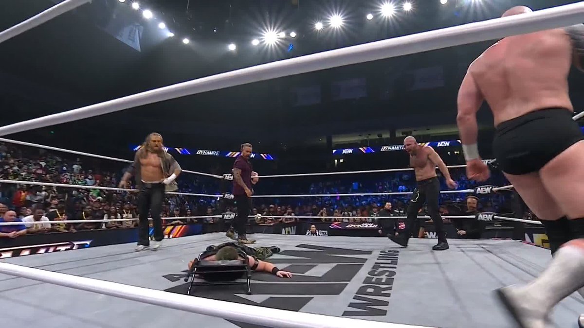 AEW World Champion Will Ospreay • ウィル・オスプレイ fends off the Death Riders and The Dogs! Watch the #AEWDynamite replay on HBO Max