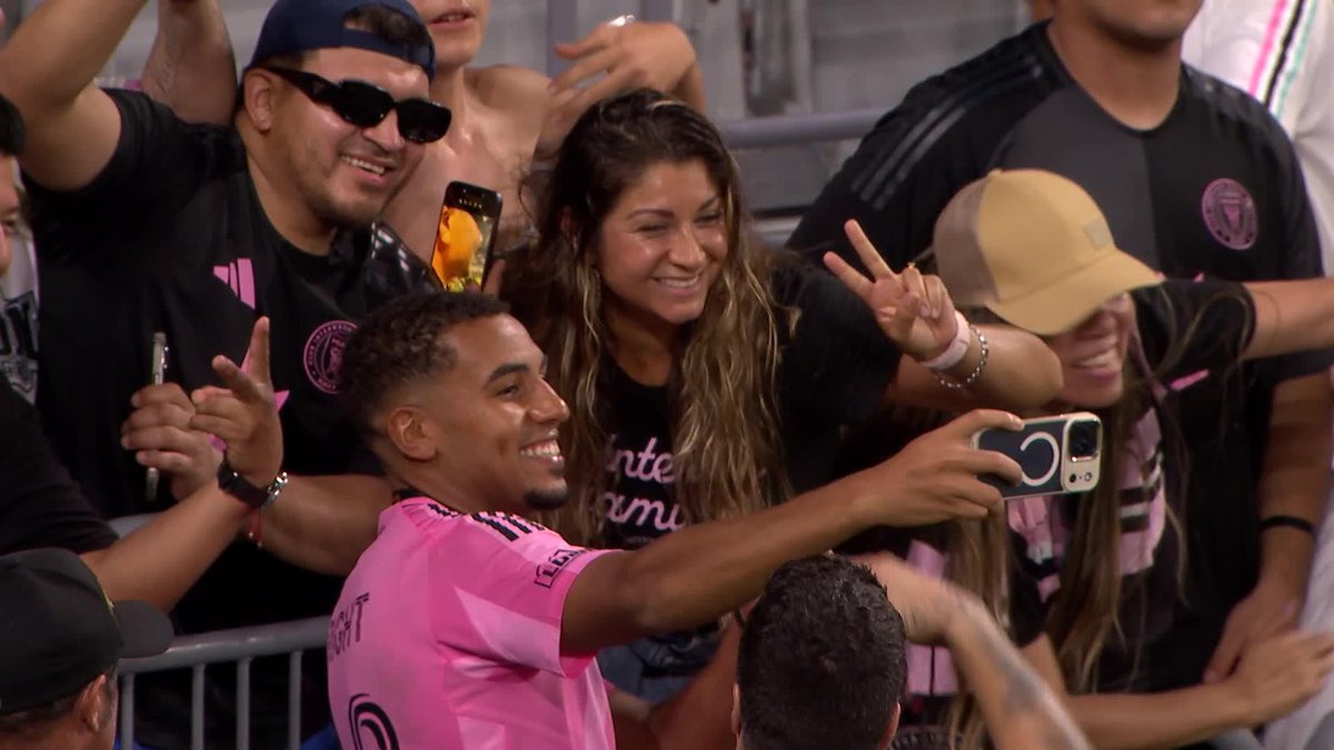Yannick Bright taking selfies with the Inter Miami CF fans after winning. 😍