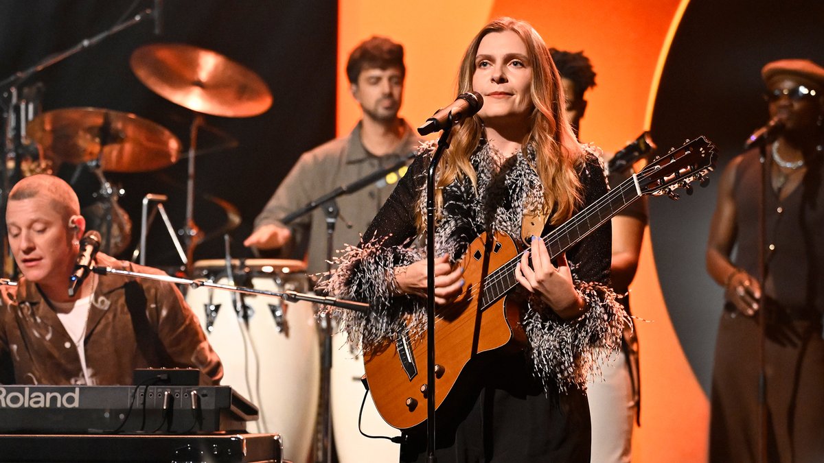 .Jungle performs โSomeday, Somewhere"! Watch the full performance โฌ๏ธ #FallonTonight