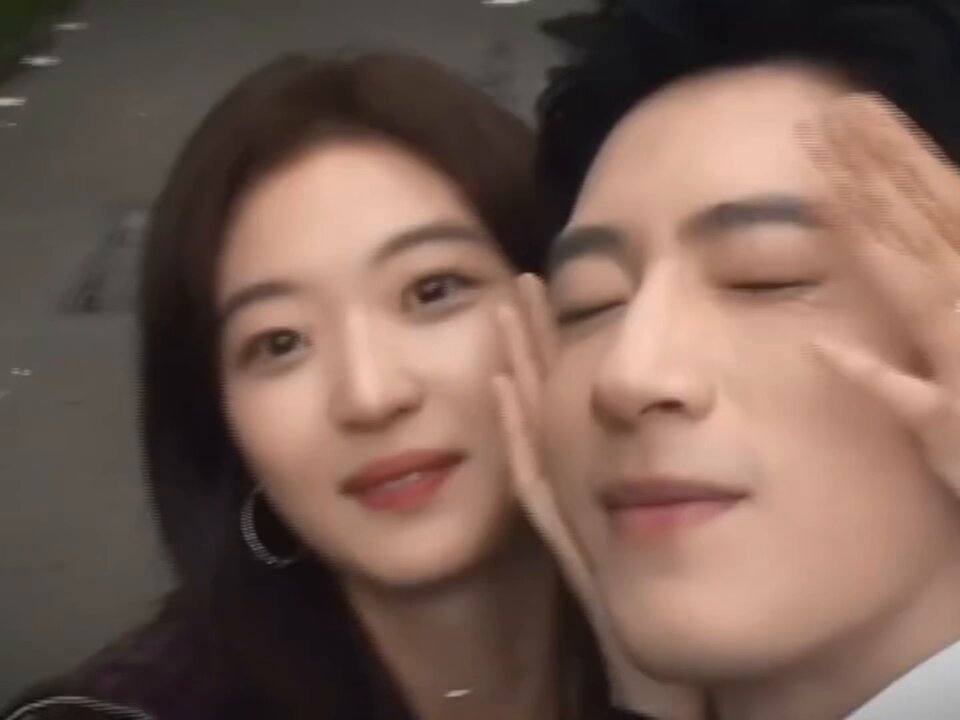 apa gue tebalikin aja bumi ini ya 😭
