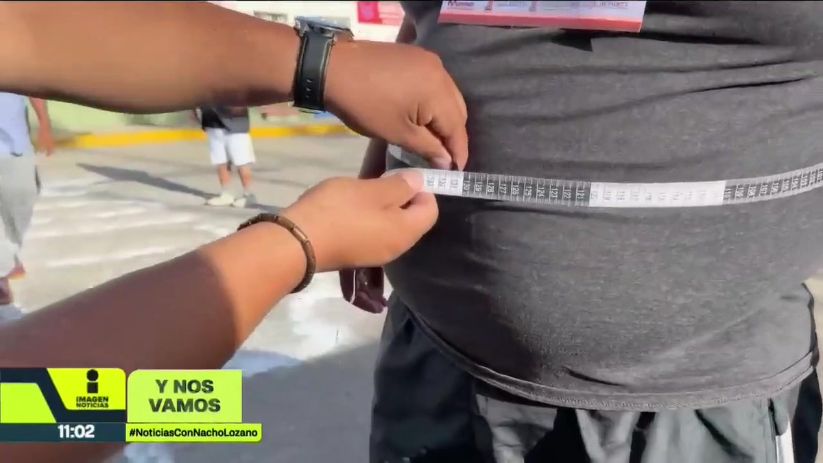 En esta carrera, la única regla es tener una circunferencia mínima de 120 centímetros de estómago. Así fue la primera carrera de panzones en #Etla, #Oaxaca; el ganador se llevó mil 500 pesos: