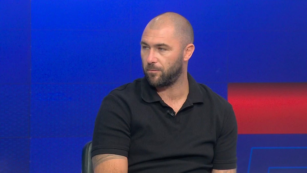 "The defence needs a complete overhaul" Charlie Austin gives his thoughts on Manchester United's recruitment strategy this summer 👇