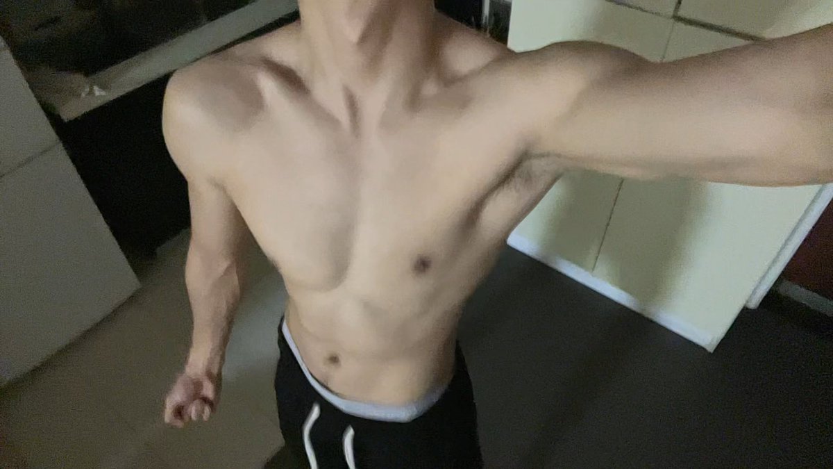 染上绿帽大概就是 :有一万个私信可以轻松线下约炮心动女生也不如看到心爱女友跟陌生小哥哥暧昧聊天调情面基来的兴奋…… 绿帽这性癖真是太好了! 😎