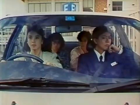 ちあきなおみ（当時44）と美川憲一（当時45）の「タンスにゴン」 当時余り印象に残っていないが今観ると個人的にはちあきさんのコミカルさが発揮されたこのバージョンの方が好き。#喝采