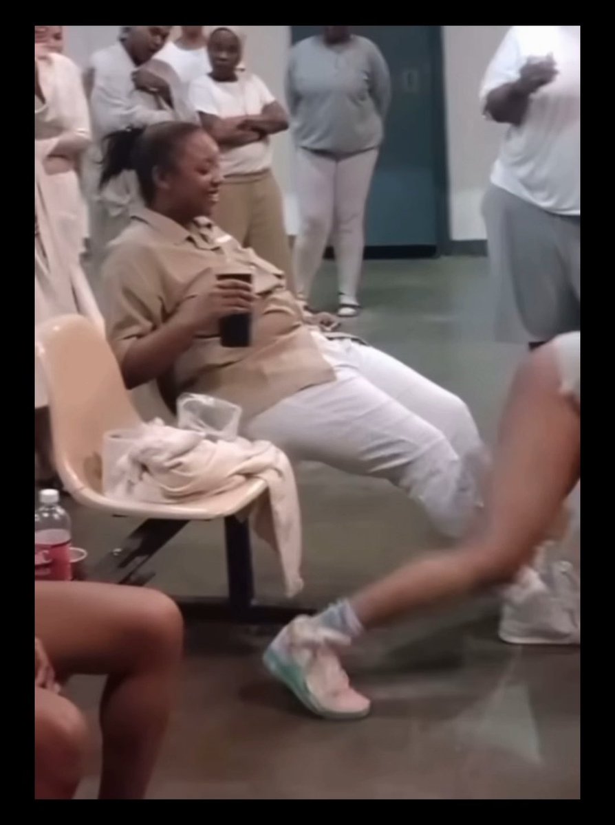 FEMALE JAIL CHRONICLES PT.2 #jail #feds #prison #freetheguys #freethemmembers #fuck12 #201poplar #scdc #penalfarm #fuckthepolice #westhigh #whitesville #jaileast #fcimemphis #fci #freethemsisters #sos #sisters #mullinstation #westtennessee #nashville #tennessee #tpfw