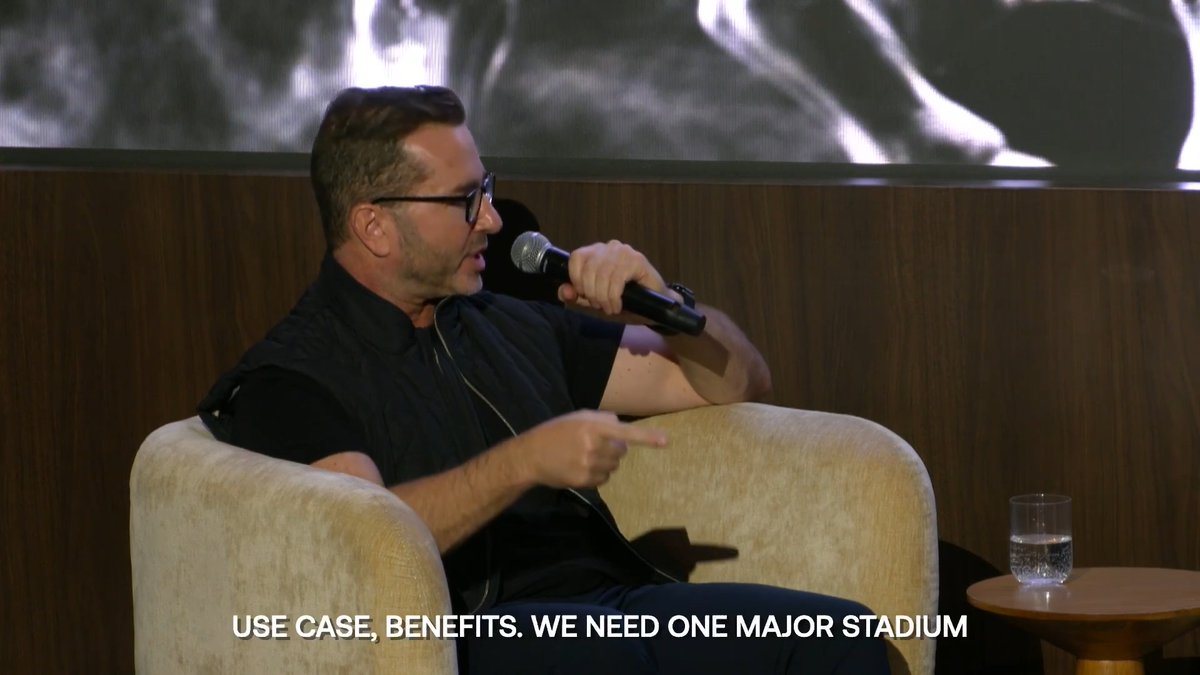 BREAKING: Several new stadiums will be going onchain with Sports Illustrated Tickets. David Lane, CEO of Sports Illustrated Tickets, teased that "multiple Premier League stadiums" will go fully onchain in 2027.