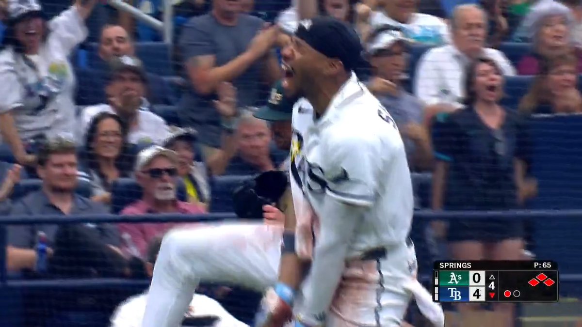 Richie Palacios’ bases-clearing double highlights a 6-run 4th inning for Tampa Bay Rays!