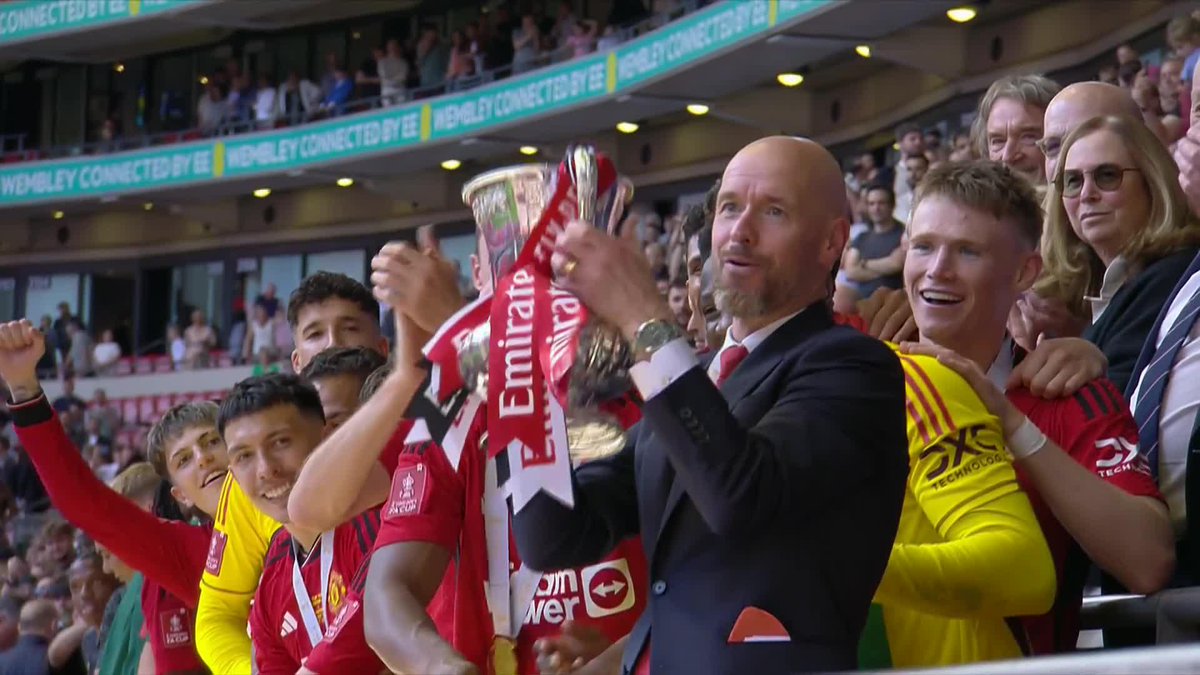 Throwback to one of the most heartwarming moments that happened during the Trophy Lifting.