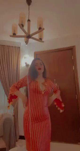 ايه رايكم قلت اهز شويه.💃😂