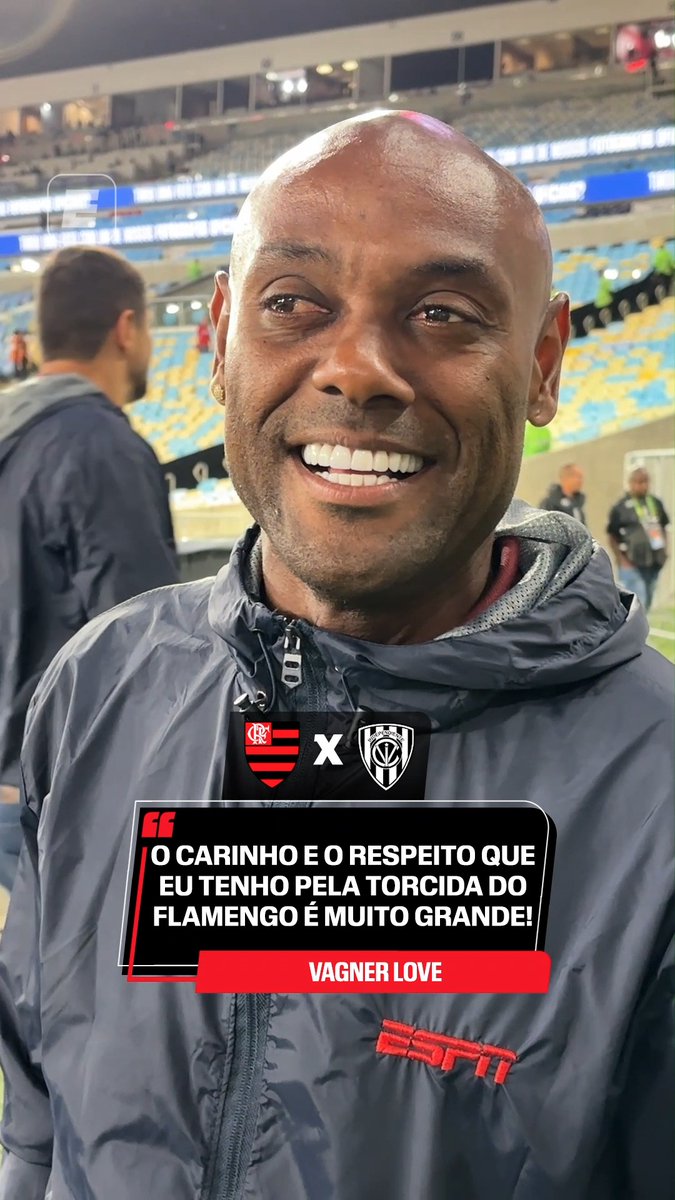 A torcida do Flamengo tem um lugar reservado no coração de Vagner Love❤️🖤 O craque tirou muitas fotos antes do jogo entre Flamengo e Independiente del Valle pela Libertadores. Assista a Flamengo x Independiente del Valle, AO VIVO, pela ESPN no Plano Premium do #DisneyPlus. #LibertadoresNaESPN