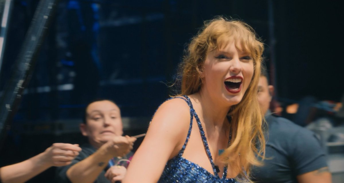 Taylor Swift (The Eras Tour: The Final Show) - Backstage After the Show