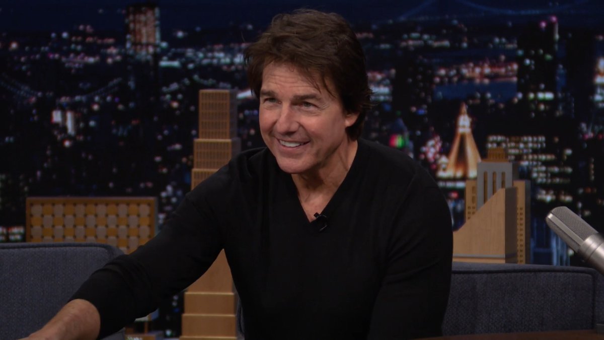 Did Tom Cruise have a prosthetic butt in @DiggerTheMovie?! 🤣 #FallonTonight