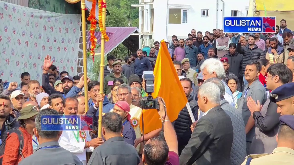 #WATCH | Naranag, Ganderbal: LG Manoj Sinha flags off the annual Harmukh-Gangabal Yatra, with Kashmiri Pandits and devotees from across the country participating. MP Mian Altaf Ahmad, MLA Kangan Mehar Ali, IGP Kashmir Sujit Kumar and Divisional Commissioner Kashmir were present. Office of LG J&K Mian Altaf Sahib Larvi Mian Mehar Ali Sujit Kumar Singh, IPS Divisional Commissioner Kashmir #HarmukhGangabalYatra #ManojSinha #Naranag #Ganderbal #Kashmir #JammuAndKashmir