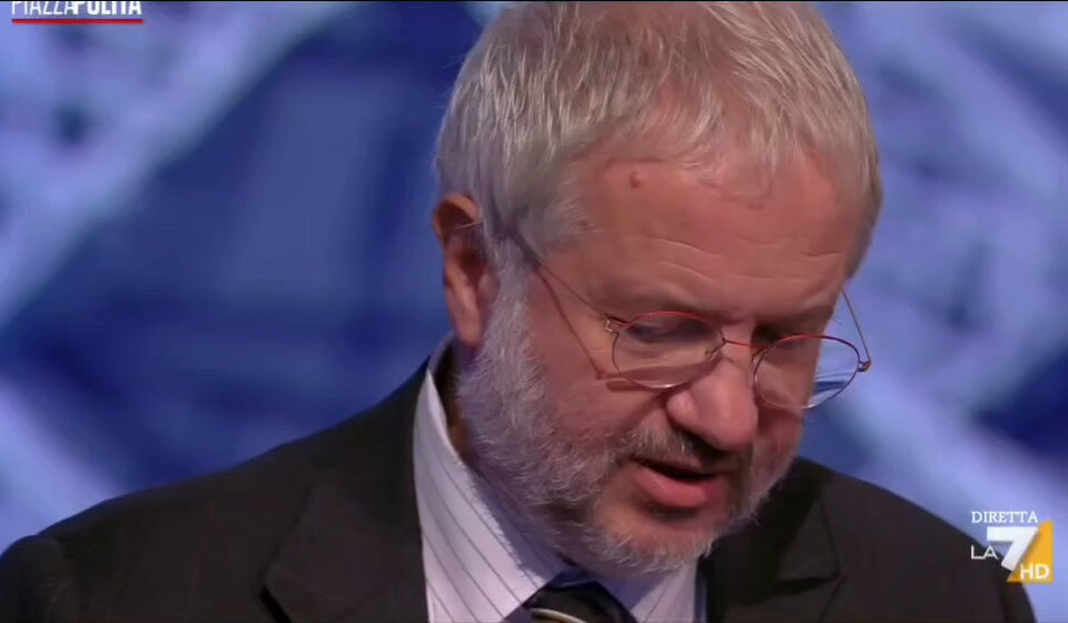 Borghi "i salari sono aumentati...se ne rendono conto milioni di italiani che hanno avuto il rinnovo contratto: insegnati, infermieri, medici, forze dell'ordine, pensionati che avevano le pensioni bloccate" completamente scollegato dalla realtà #piazzapulita #Borghi #18settembre