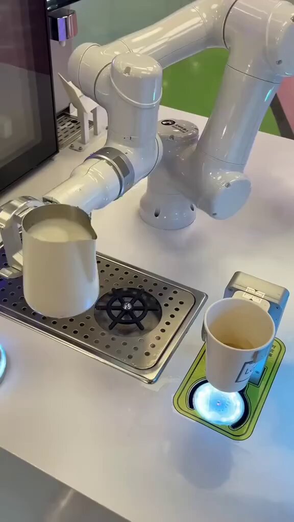 Coffee, with a robotic touch. ☕ At Hangzhou International Airport, a robot barista can prepare your cup — latte art included. Just one more way tech is becoming part of the travel experience in Xiaoshan. Would you give it a try?