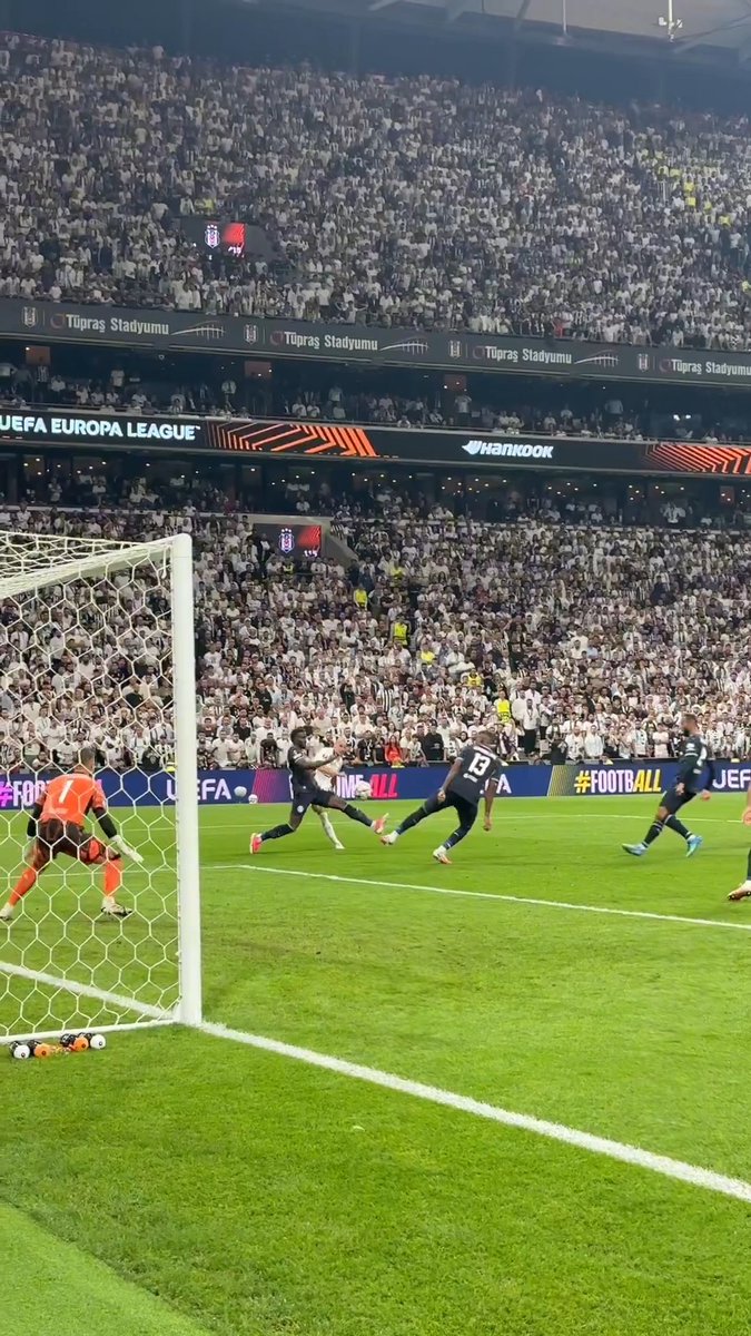 🦅 Vaclav Cerny'nin Marsilya'ya attığı nefis golü ve sevincini, bir de #TRTSporDijital'in kadrajından izliyoruz. 👀