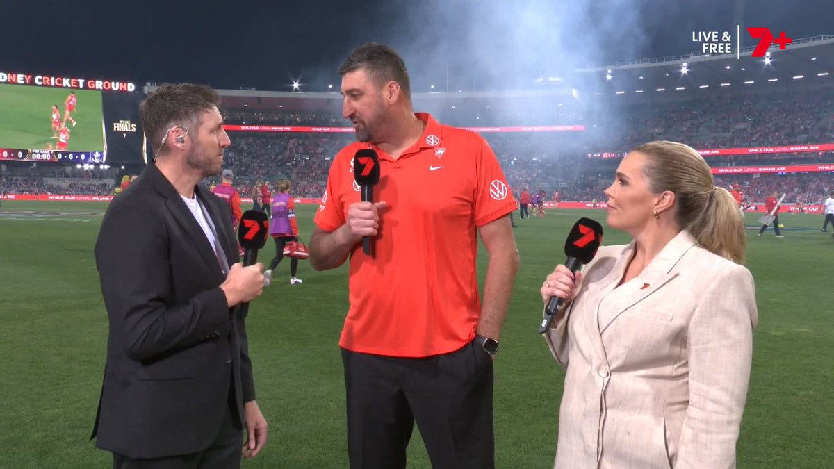 "Just being here two days after (ACL)surgery says enough about him." - Dean Cox on Callum Mills #AFLSwansFreo
