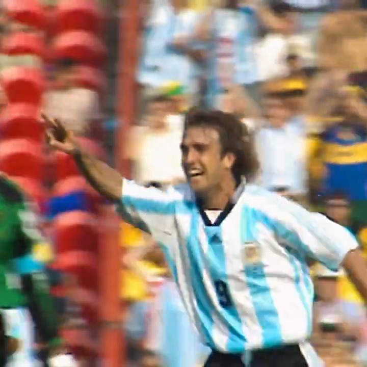 Gabriel Batistuta at his best 🇦🇷