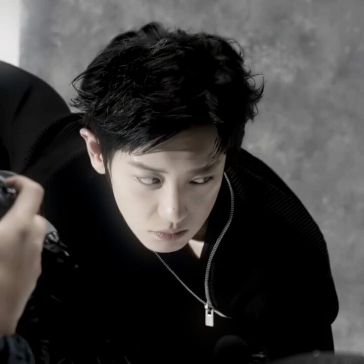 chanyeol black hair