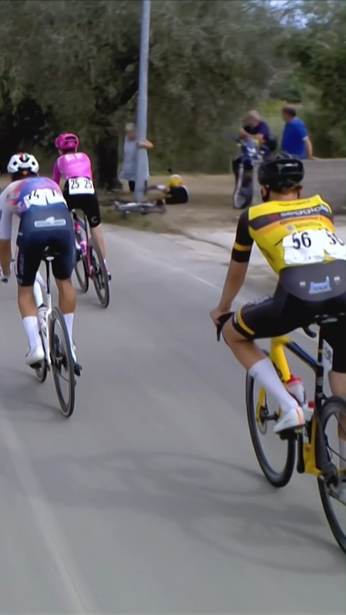 Y lo mejor que pudo pasar fue la caída. #IlGirodAbruzzo #LaCasadelCiclismo