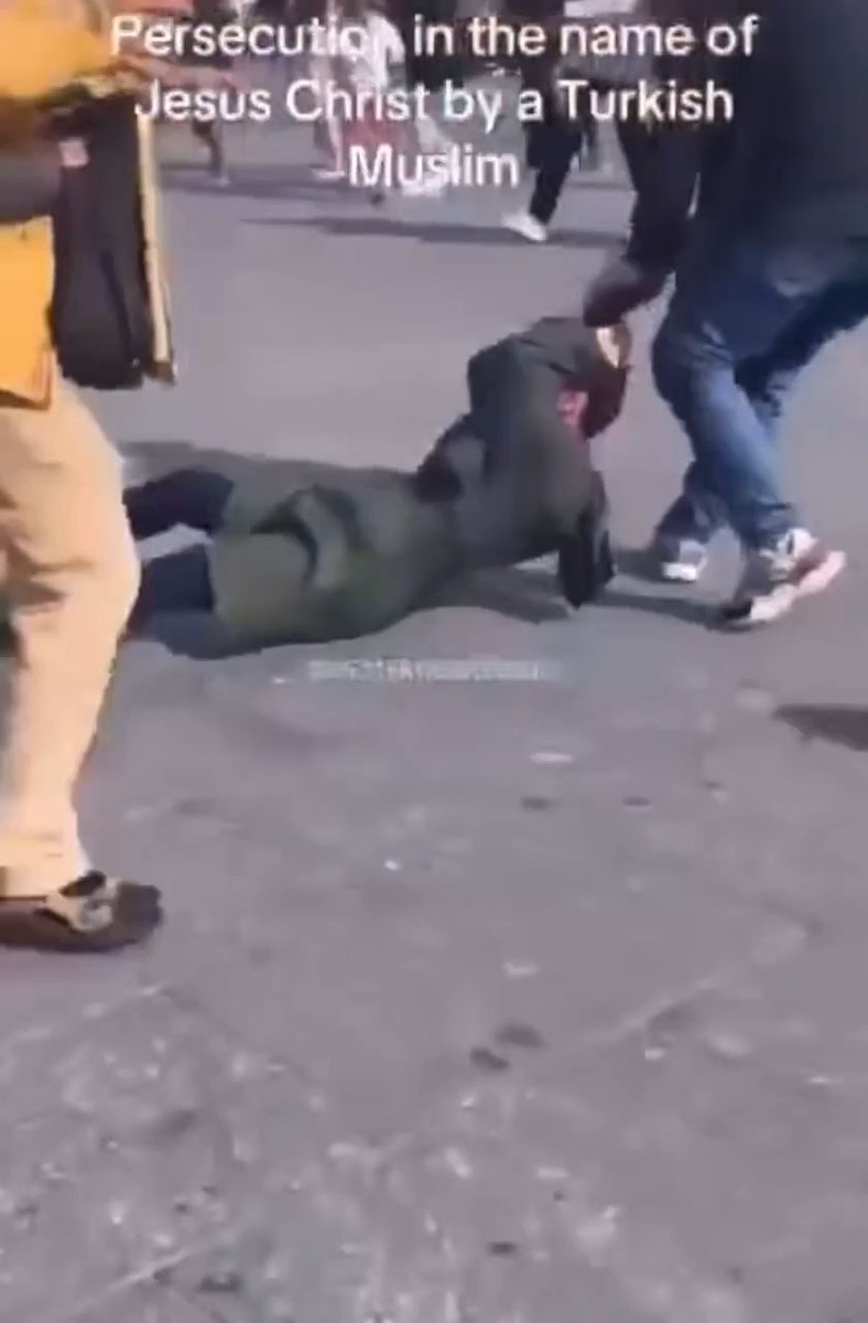 Amsterdam 🇳🇱: A Christian woman who was praying in a public square was attacked and dragged by her hair by a Muslim man. Yet when Muslims take over the streets or public parks, they are expected to be left alone and free to pray.