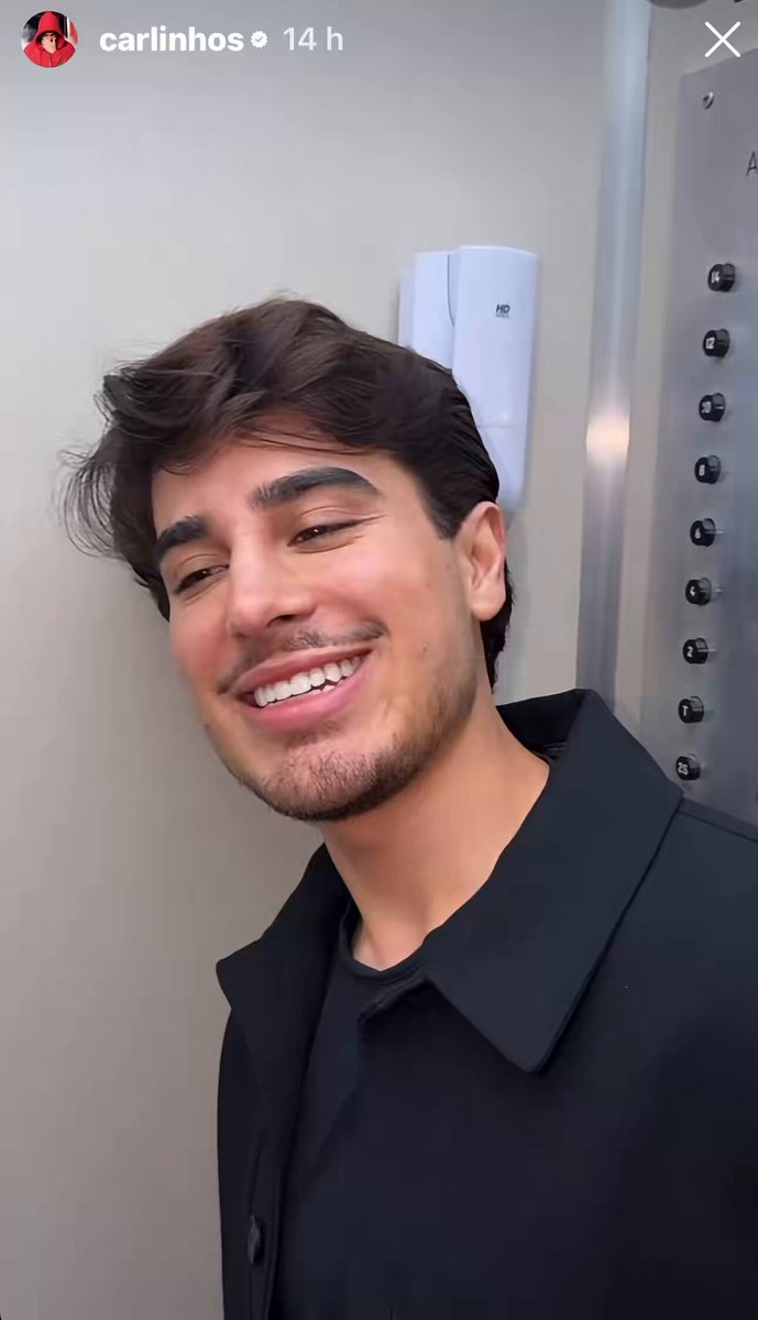 O novo affair do Carlinhos Maia é um fofo, além de ser lindo! Dessa vez Carlinhos acertou em cheio, me desculpa Lucas Guimarães, mas estou shipando muito! Viva o amor 🫶