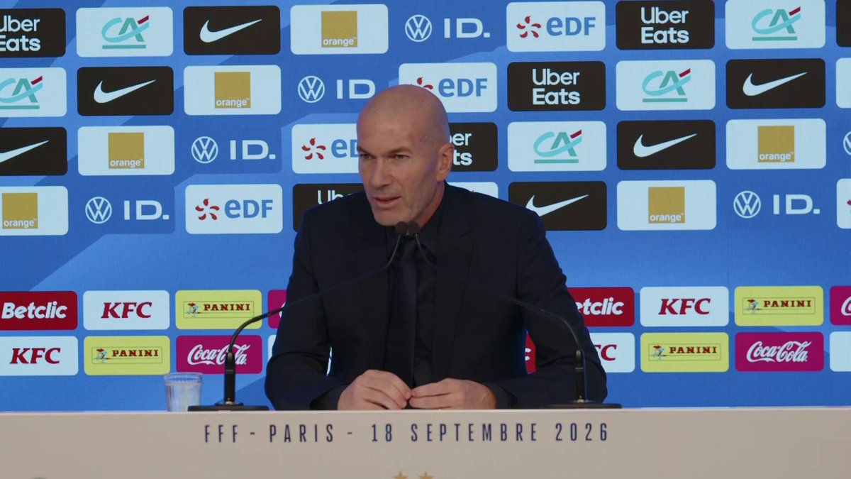 🔴 "Je vais me consacrer à ma tâche, qui est celle du sélectionneur de l'équipe de France, et ça ne va pas changer", déclare Zinédine Zidane, interrogé sur sa position à l'approche de l'élection présidentielle de 2027. Le sélectionneur estime qu'il n'a "pas de rôle à jouer".
