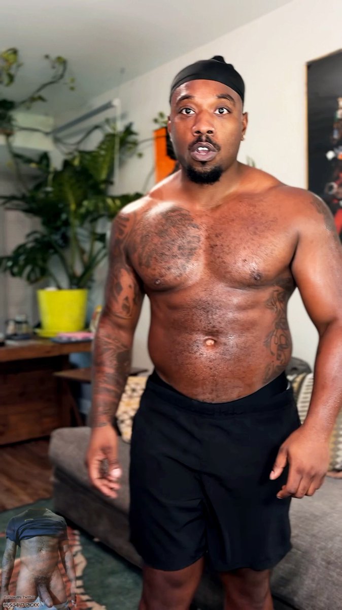 Gonna make you SWEAT!! Who wanna lick it off me?? 👅🐻💪🏾💦#muscles #workout