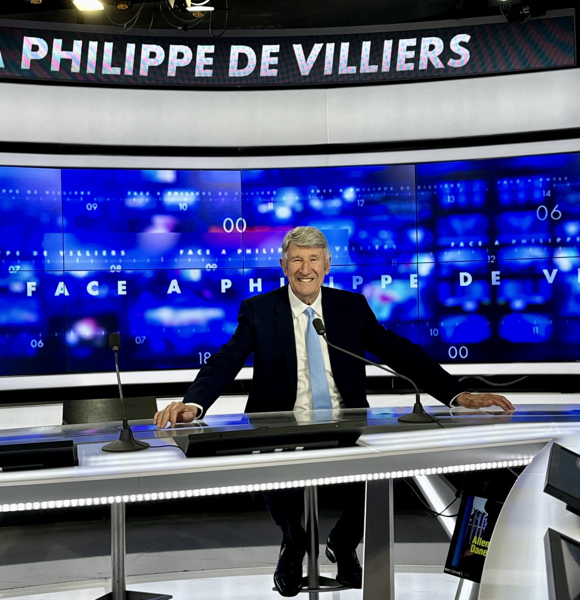 Emmanuel Macron, « Mozart de la finance », est devenu le premier violon du Titanic. Monsieur le Président, on coule ! #FaceAPhilippeDeVilliers #FADV #CNews