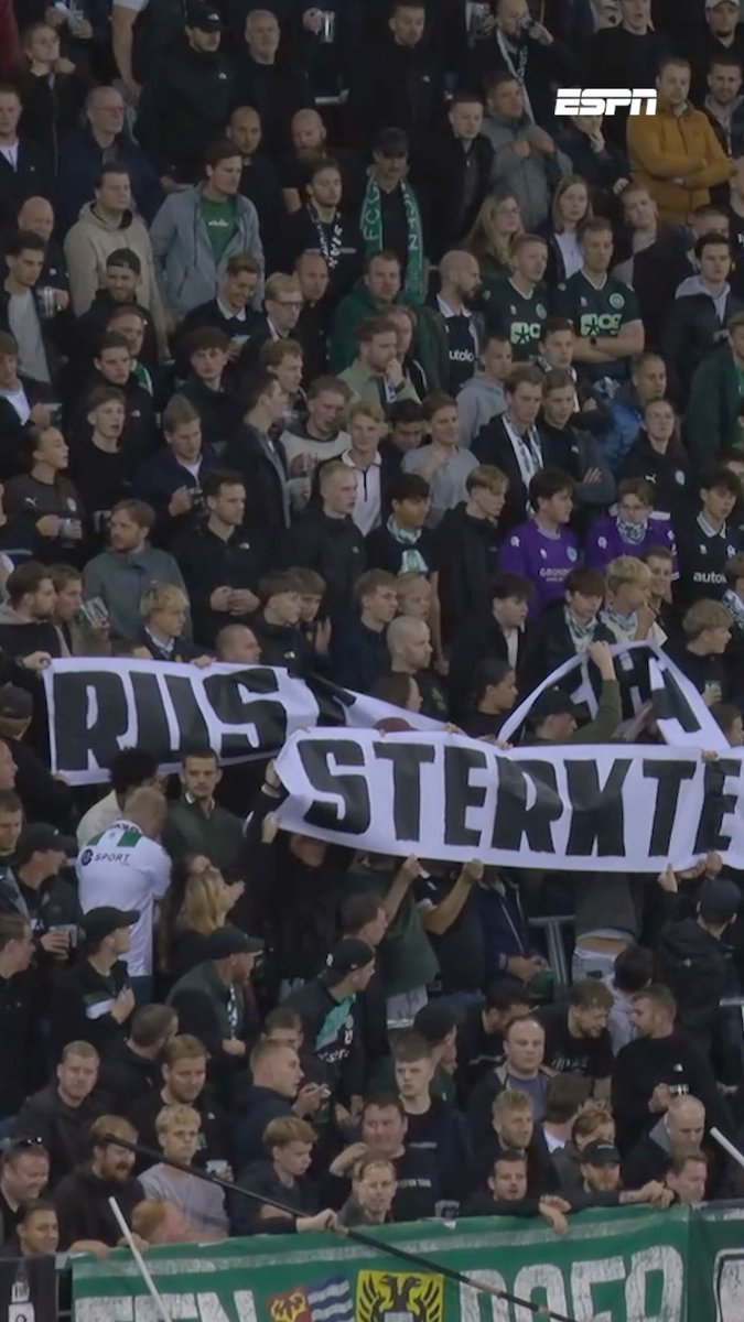 Prachtig eerbetoon van FC Groningen-supporters voor Bartina Koeman ❤️
