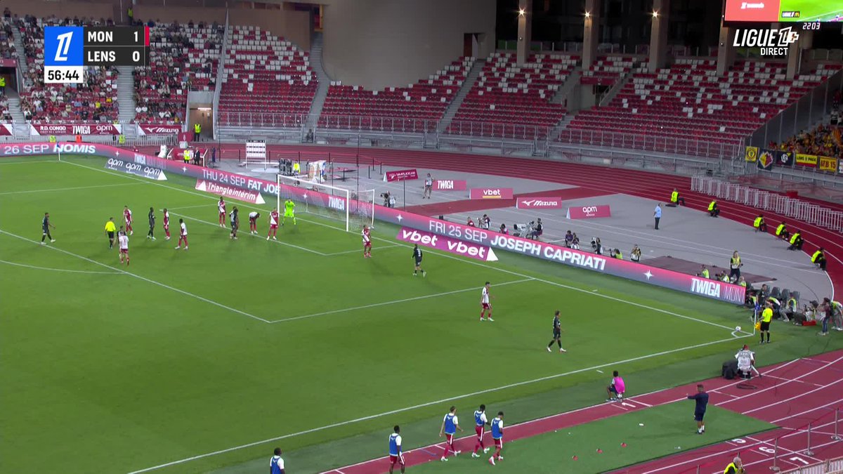 ๐ฅ ๐๐ ๐ฅ๐๐๐ ๐๐ ๐ฉ๐๐๐ก๐๐ฅ๐ ๐'๐จ๐๐ข๐ ! Quel coup de casque pour รฉgaliser 1-1 ! #ASMRCL