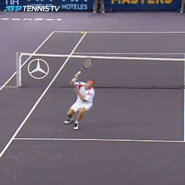 📊 Tenistas con más victorias consecutivas ante Roger Federer 🇨🇭 en partidos oficiales (Men’s Singles): 🇦🇷 David Nalbandian | 5 (2002-2003) 🇪🇸 Rafa Nadal | 5 (2005-2006) 🇪🇸 Rafa Nadal | 5 (2008-2009) 🇪🇸 Rafa Nadal | 5 (2013-2014) 🇷🇸 Novak Djokovic | 5 (2015-2019)