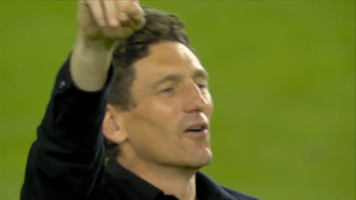 "Always believe in... Thiago!" Keith Andrews joining in with the Brentford fans singing Igor Thiago's chant after their 3-0 win over Chelsea 🎵