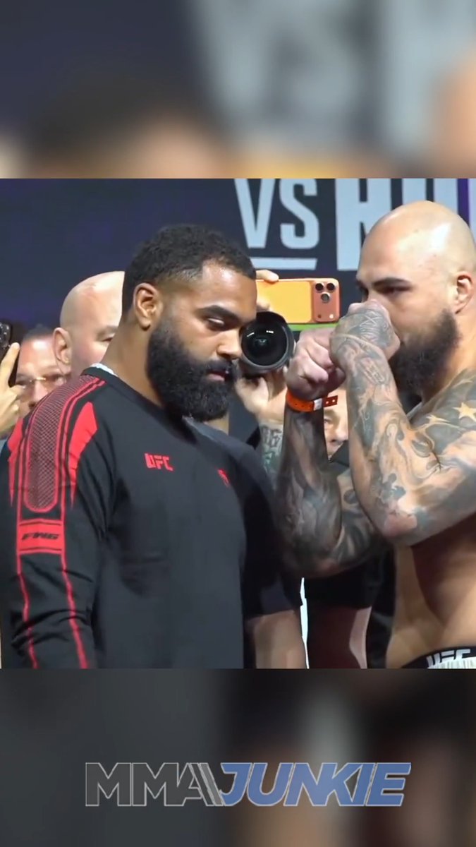 Gable Steveson took a page out of Jon Jones' book and wouldn't look at Sean Sharaf at the final #UFC331 faceoff.