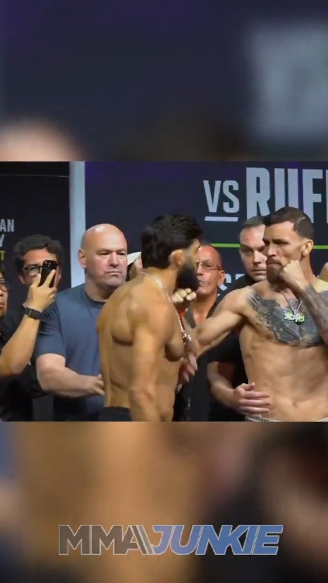 Arman Tsarukyan faked the head butt at Mauricio Ruffy during the final #UFC331 faceoff 😭