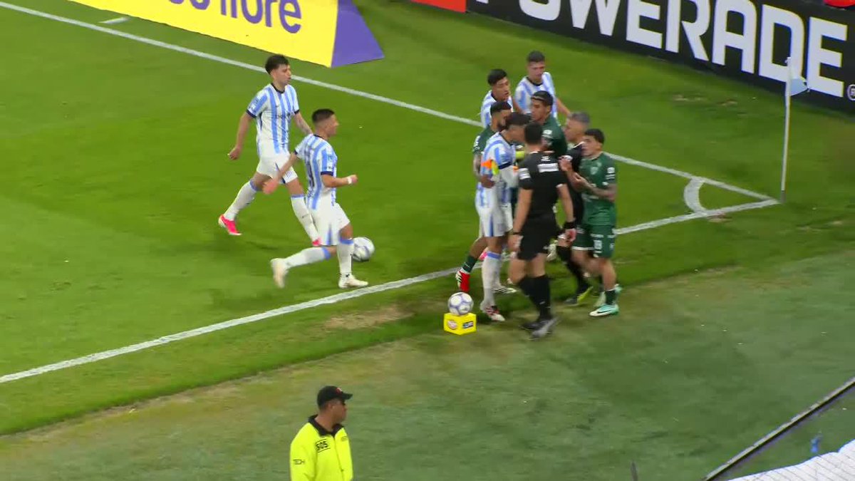 ¡SE PICÓ TODO EN EL CILINDRO! Marcos R. se lo quería comer a Contreras y de fondo Marabel y Rodríguez se agarraron fuerte.