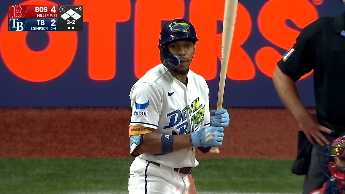 When the “hit ball on ground” gimmick meets a clutch situation