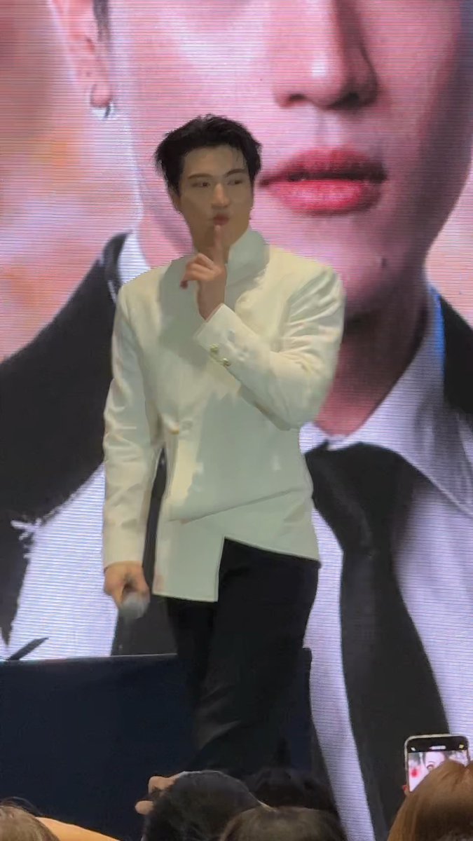ต๋าเห็นสิ่งนี้ยัง #InnFansigninShanghai #innjkrsn