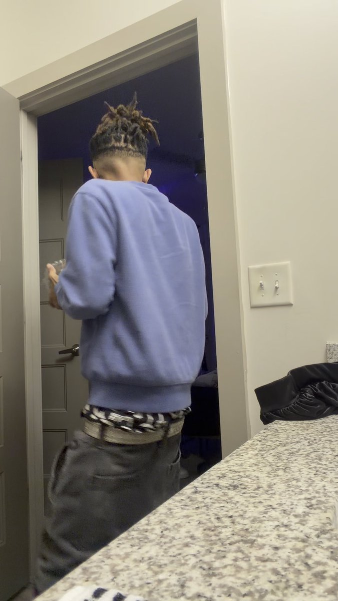 Gang .. this is why yall can’t get content outta me, those intrusive thoughts mixed with a lil adhd be kicking my ass, i go from locked in, to locked out, to locked in again, to fuck outta here real quick 😭😭 #clt #mlm #content