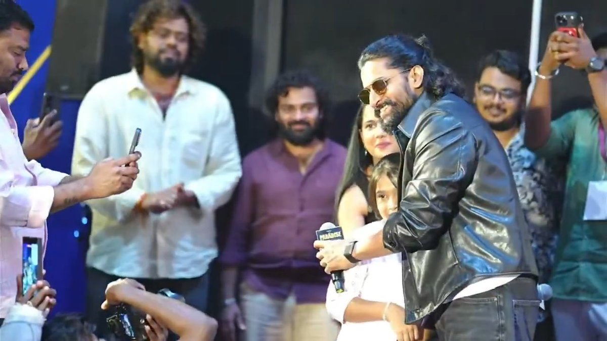 Cutest Moment of the Day…! Natural Star #Nani’s beautiful gesture towards a little FAN GIRL at the #TheParadise Press Meet in Kerala, who dreams of becoming an actress. #Nani promised her a role in one of his upcoming films.
