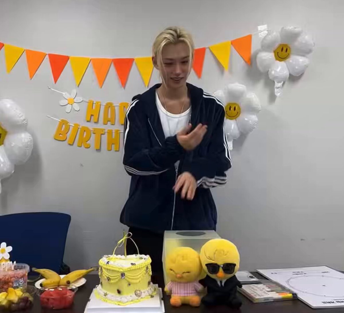 FELIX DOING THE KITTY DANCE