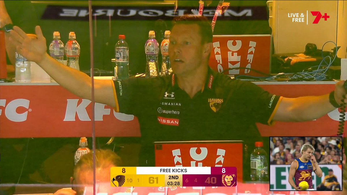 "I'm with you Sam! 'What is that for', he says." 🗣️ Kane Cornes on this Kai Lohmann free kick #AFLFinals