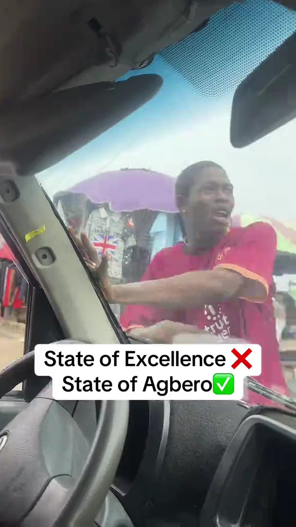 Lady recounts her encounter with Agberos in Lagos after they demanded ₦10,000 from her and her brother while they were transporting a mattress in a minibus, adding that they encountered several other Agberos at different locations who also demanded money from them.