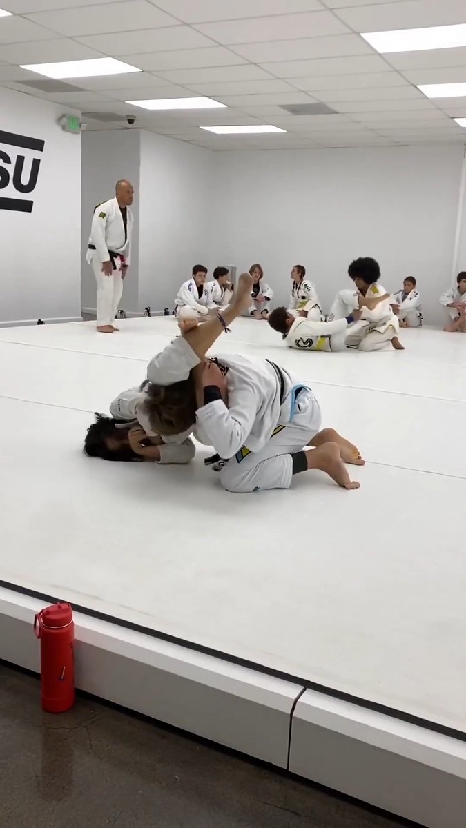 Girl Submits A Boy With A Triangle Choke In Jiu Jitsu Match #mma #combatsports