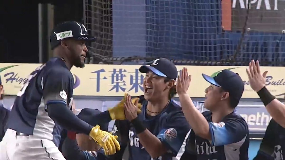 #カナリオ 選手が再びホームランを放つ！ 2打席連続のアーチで、チームを鼓舞します！ #seibulions #打破 #最後まで喰らいつけ