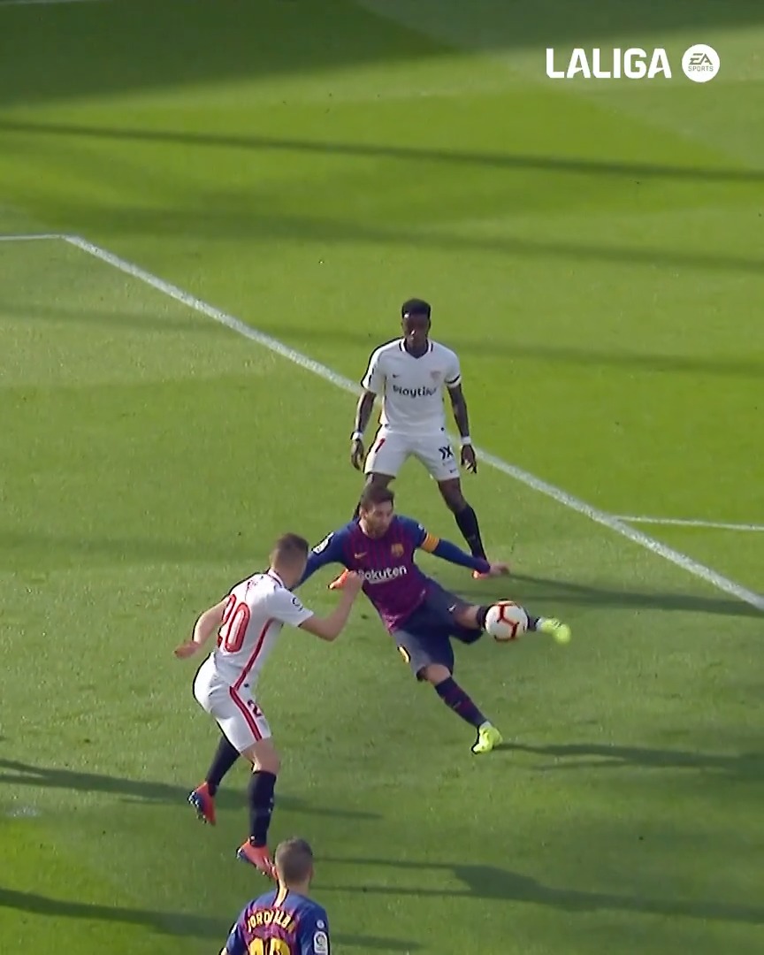 𝐿𝑖𝑜𝑛𝑒𝑙 𝐴𝑛𝑑𝑟𝑒́𝑠 𝑀𝑒𝑠𝑠𝑖 𝐶𝑢𝑐𝑐𝑖𝑡𝑡𝑖𝑛𝑖. 🤸 SevillaBarça | LALIGAHistory