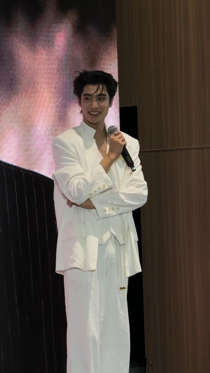 แจกความน่ารักกกก #OngsaFansigninShanghai #ongsacelcius